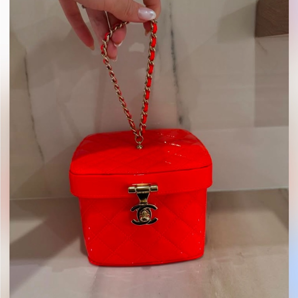 Chanel extremely RARE 2015-2016 enamel mini vanity bag in excellent condition
